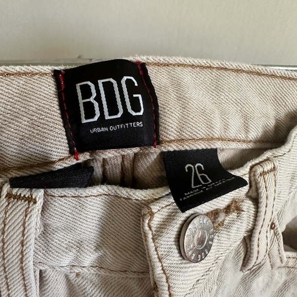 Urban Outfitters Distressed Beige BDG High-Waisted Slim Straight Jeans Size 26 - Picture 11 of 13